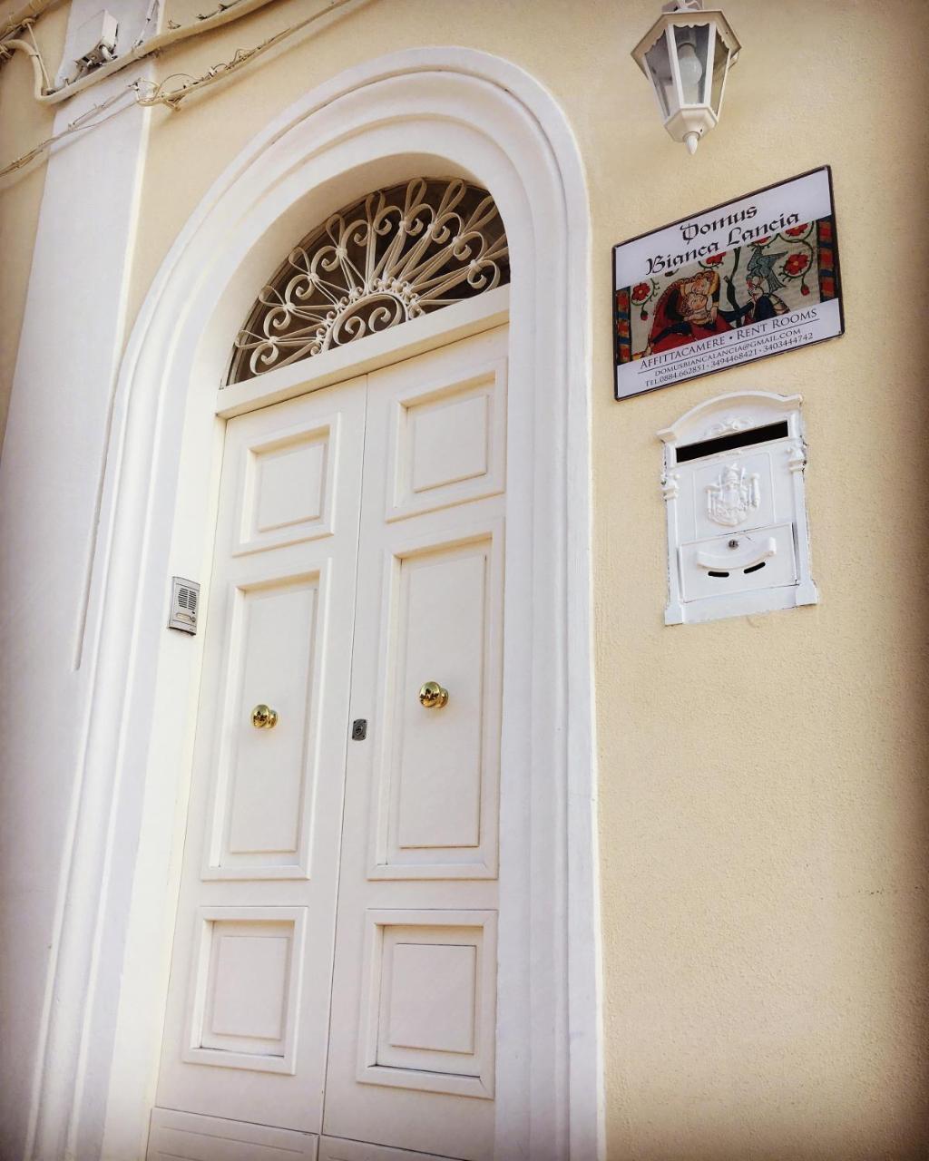 Domus Bianca Lancia Hotel Manfredonia Bagian luar foto